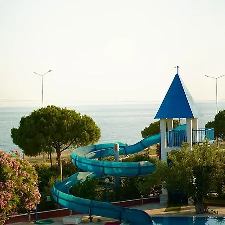 Resort Club Afrodit Tatil Koeyue Altinoluk