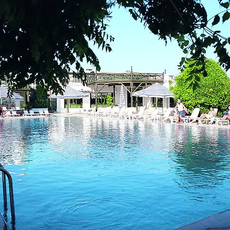 Resort Club Afrodit Tatil Koeyue Altinoluk